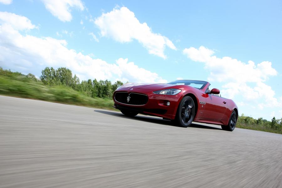  Maserati GranCabrio Sport 2011 года  (фото 21 из 107)